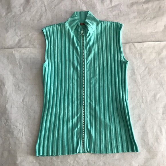 Belldini sleeveless sweater. - Picture 1 of 3